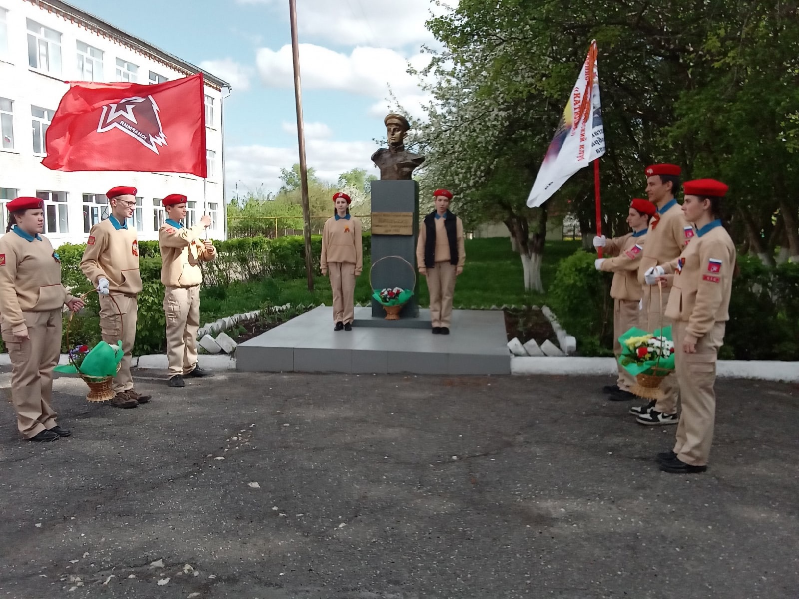 В селе Старые Алгаши 8 мая 2023 года состоялся митинг, посвящённый к Дню Победы..